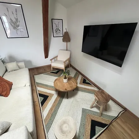 Louis Xiii, Le Somail. Appartement
