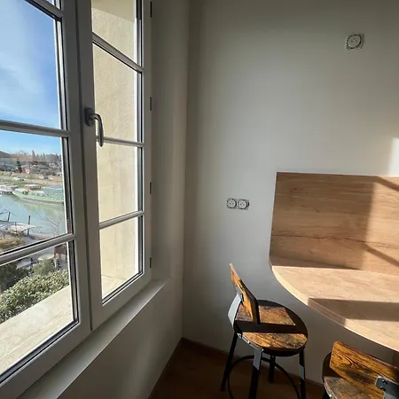 Louis Xiii, Le Somail. Appartement