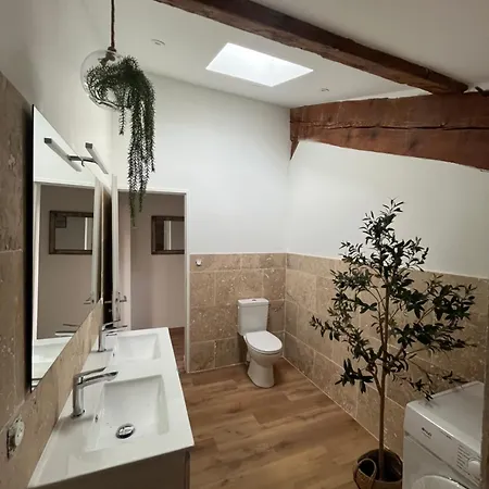Louis Xiii, Le Somail. Appartement Ginestas