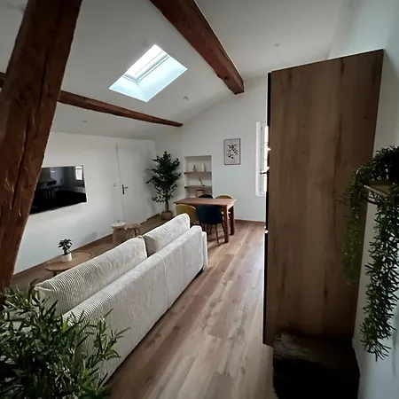 Louis Xiii, Le Somail. Appartement Ginestas